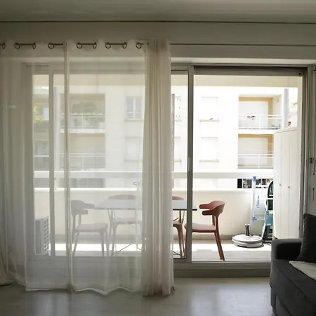 Les Pieds Dans L'eau *